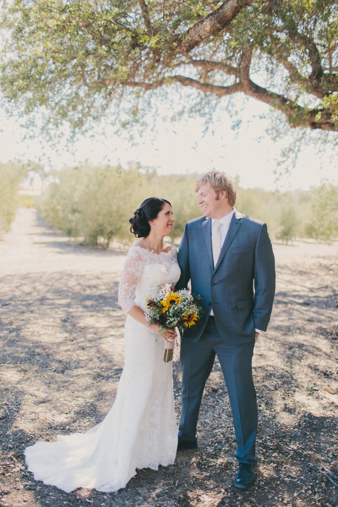 Elegant Backyard Wedding | Lindsey Gomes Photography_0009