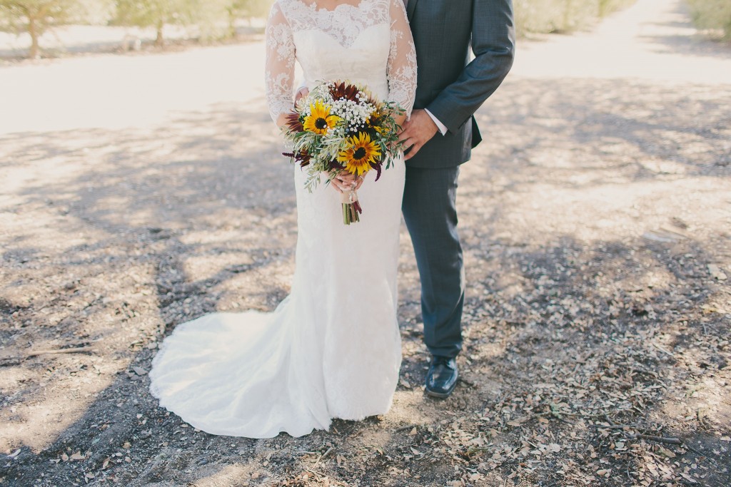 Elegant Backyard Wedding | Lindsey Gomes Photography_0011