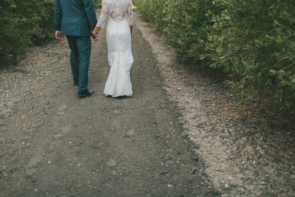 Elegant Backyard Wedding | Lindsey Gomes Photography_0034