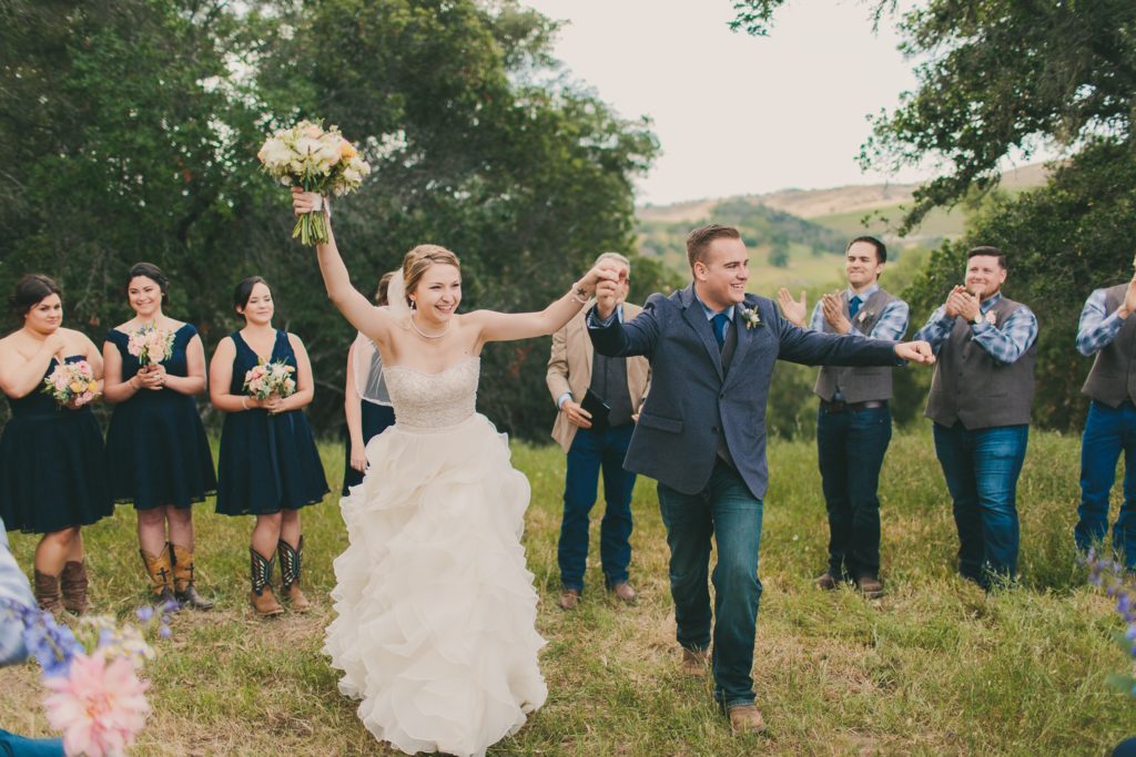 Soft & Glamourous Countryside Wedding| Lindsey Gomes Photography_0044